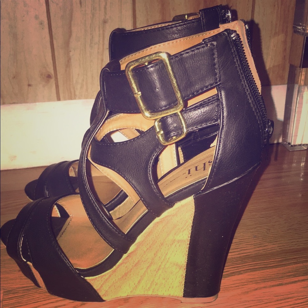 Black and Tan wedges